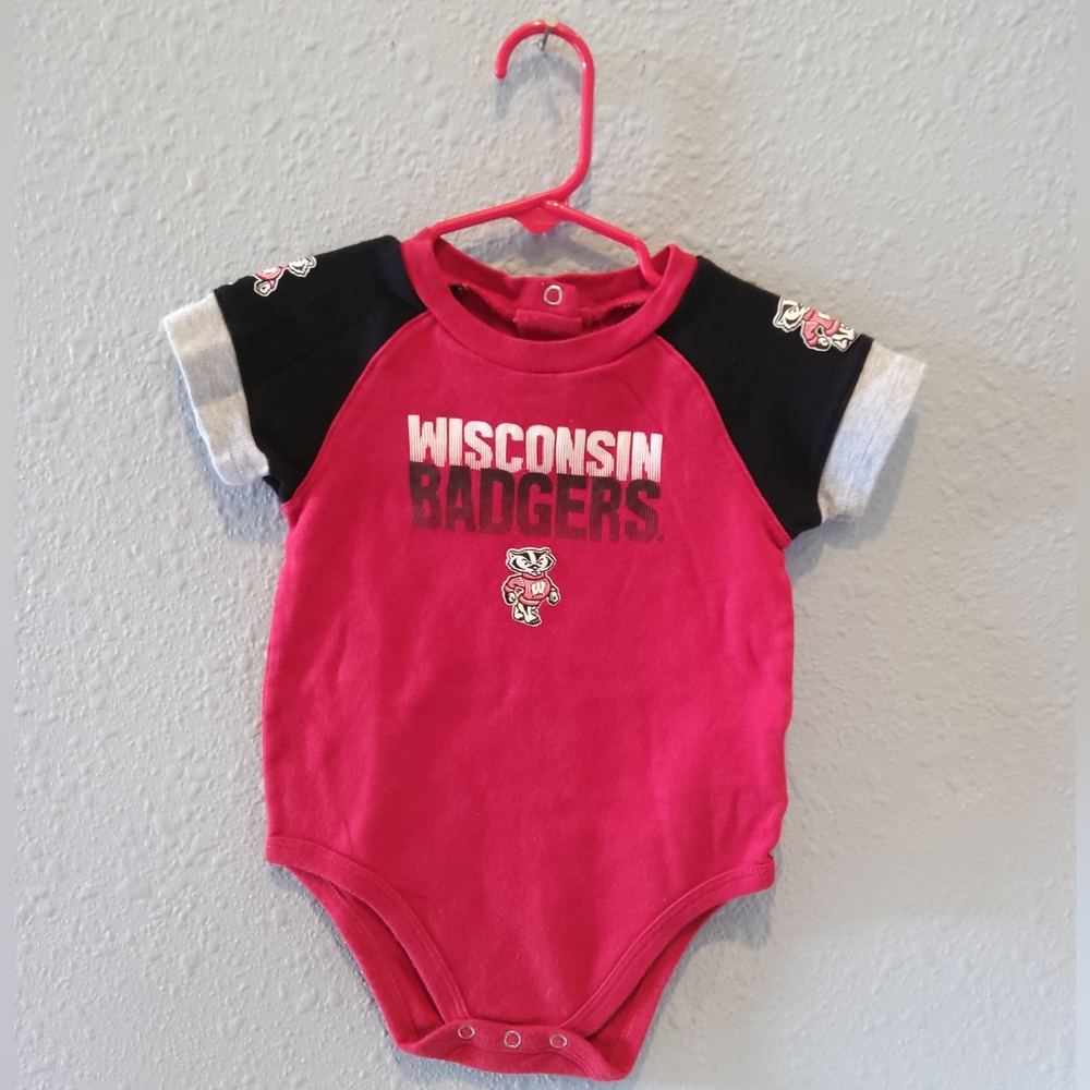 🎯 3 FOR $10🎯 NCAA Bodysuit - 24M